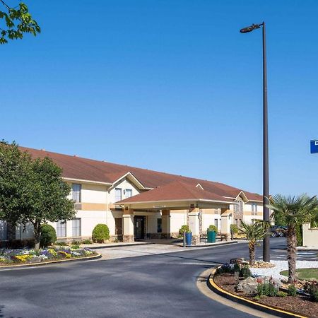 Days Inn & Suites By Wyndham Commerce Exterior foto